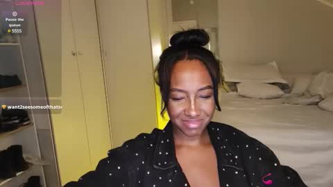 Snapshot of hellsd97 chatting on 10, 12, 2024 hellsd97 online show from 10, 12, 2024