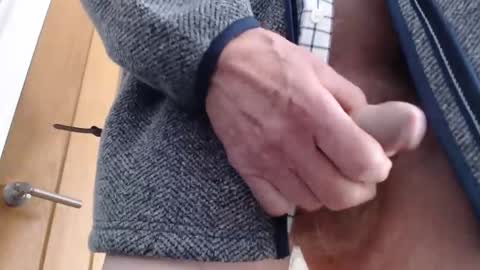 Snapshot of helpmegetitup70 chatting on 19, 2, 2025 older cock online show from 19, 2, 2025