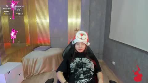 Snapshot of hemmy_tay chatting on 20, 12, 2025 Hemmy online show from 20, 12, 2025