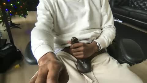 Snapshot of hendrixx89 chatting on 17, 12, 2025 DrixxTheGod online show from 17, 12, 2025