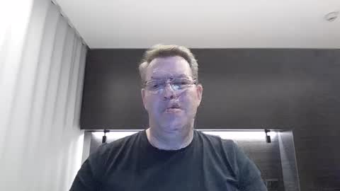 henrikrp1971 online show from 2, 1, 2025