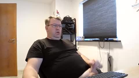 henrikrp1971 online show from 27, 2, 2025