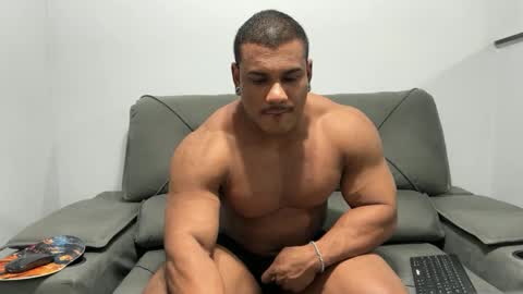 Snapshot of henrimusclee chatting on 23, 2, 2025 Henri online show from 23, 2, 2025