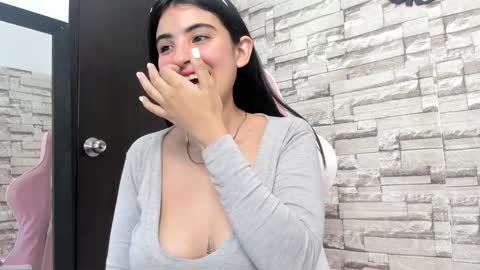 Snapshot of hera_elis chatting on 31, 12, 2024 hera_elis online show from 31, 12, 2024