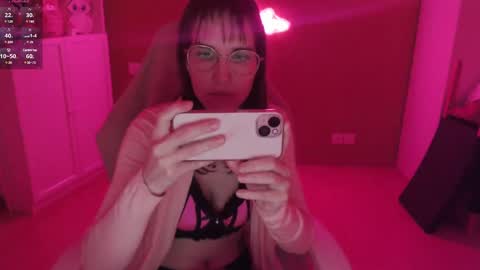 Snapshot of heraluna_ chatting on 11, 1, 2025 HeraLuna online show from 11, 1, 2025