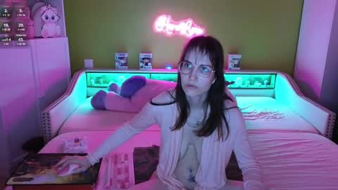 Snapshot of heraluna_ chatting on 13, 2, 2025 HeraLuna online show from 13, 2, 2025