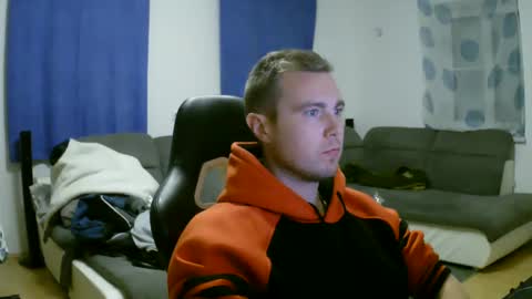 Snapshot of herbstenden chatting on 10, 2, 2025 John Pearl online show from 10, 2, 2025