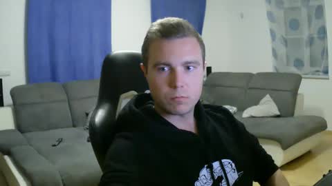 Snapshot of herbstenden chatting on 4, 3, 2025 John Pearl online show from 4, 3, 2025