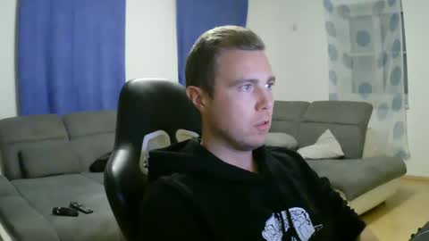 Snapshot of herbstenden chatting on 9, 3, 2025 John Pearl online show from 9, 3, 2025