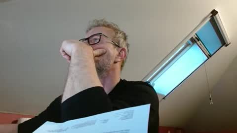 Snapshot of hering76 chatting on 17, 12, 2025 hering76 online show from 17, 12, 2025