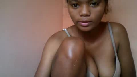 Snapshot of herisse01 chatting on 14, 5, 2026 herisse01 online show from 14, 5, 2026