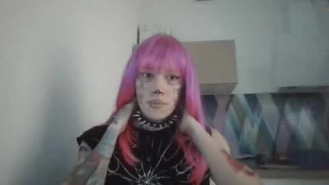 Snapshot of hermosa666 chatting on 18, 12, 2025 SatanGirl online show from 18, 12, 2025