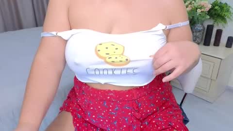 Snapshot of heroine_of_your_life chatting on 28, 10, 2025 Maryana online show from 28, 10, 2025