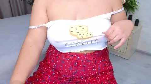 Snapshot of heroine_of_your_life chatting on 31, 10, 2025 Maryana online show from 31, 10, 2025