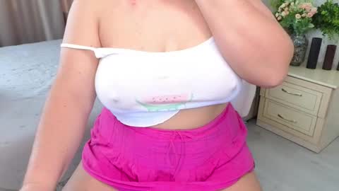 Snapshot of heroine_of_your_life chatting on 14, 11, 2025 Maryana online show from 14, 11, 2025