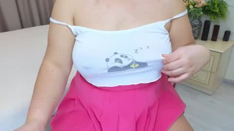 Snapshot of heroine_of_your_life chatting on 14, 2, 2026 Maryana online show from 14, 2, 2026