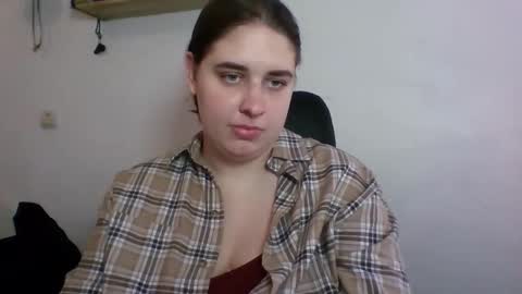 Snapshot of hess_luna_ chatting on 9, 10, 2025 hess_luna_ online show from 9, 10, 2025
