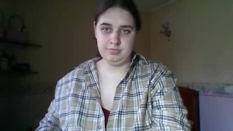 Snapshot of hess_luna_ chatting on 6, 11, 2025 hess_luna_ online show from 6, 11, 2025