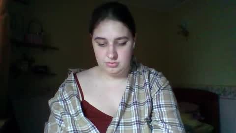 Snapshot of hess_luna_ chatting on 8, 11, 2025 hess_luna_ online show from 8, 11, 2025