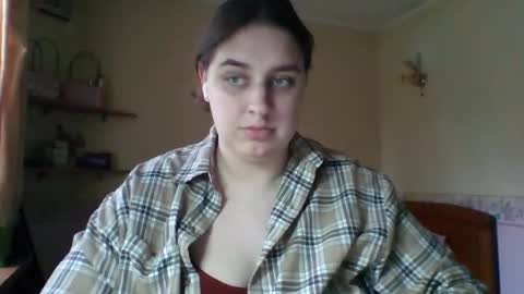 Snapshot of hess_luna_ chatting on 12, 11, 2025 hess_luna_ online show from 12, 11, 2025