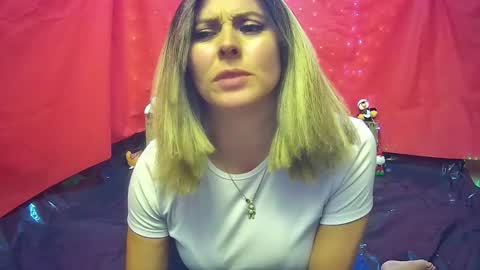 Hestesiaxx online show from 22, 12, 2025