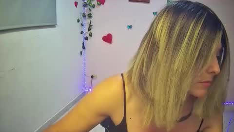 Hestesiaxx online show from 14, 3, 2026