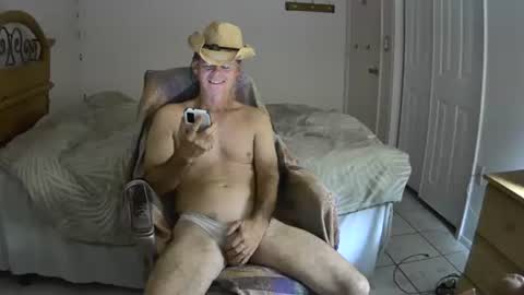 Snapshot of hewes1 chatting on 12, 2, 2025 hewes1 online show from 12, 2, 2025