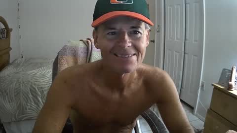 Snapshot of hewes1 chatting on 10, 10, 2025 hewes1 online show from 10, 10, 2025