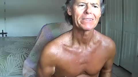 Snapshot of hewes1 chatting on 17, 5, 2026 hewes1 online show from 17, 5, 2026