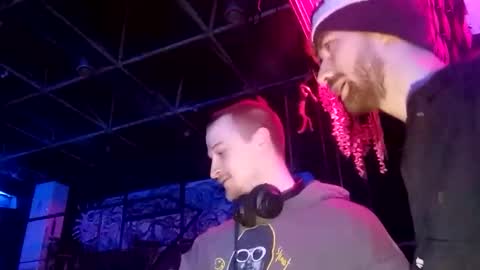 Snapshot of hey_arnold chatting on 25, 12, 2024 Arnold online show from 25, 12, 2024