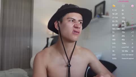 Snapshot of hey_cesard chatting on 25, 10, 2025 hey_cesard online show from 25, 10, 2025