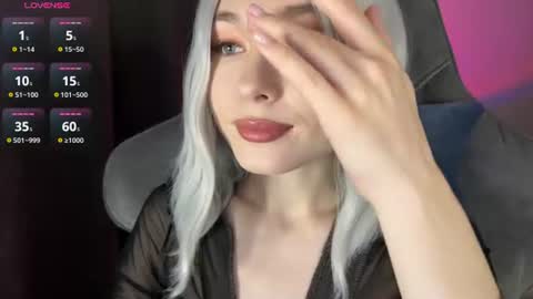 Snapshot of hey_nora_ chatting on 17, 6, 2026 Nora online show from 17, 6, 2026