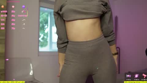 Snapshot of hey_siry chatting on 8, 10, 2025 Siry online show from 8, 10, 2025