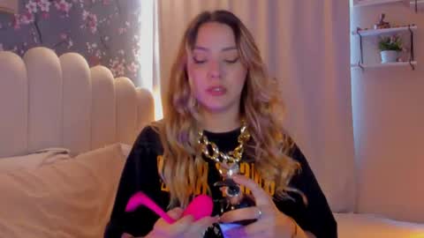Martina Ricci Show schedule Monday to Friday 8am colombia time I work some weekends  online show from 24, 6, 2026