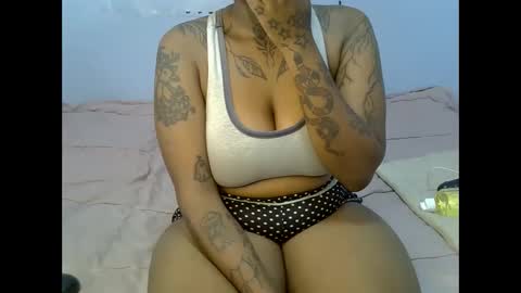 Snapshot of heyybanan chatting on 8, 2, 2025 heyybanan online show from 8, 2, 2025