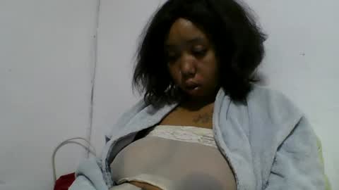 Snapshot of hheritinaa chatting on 10, 9, 2025 hheritinaa online show from 10, 9, 2025