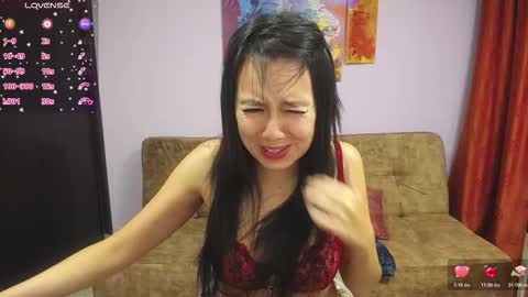 Snapshot of hi_allison chatting on 28, 11, 2025 Allison online show from 28, 11, 2025