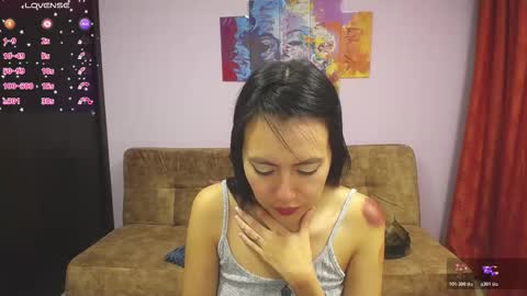 Snapshot of hi_allison chatting on 4, 12, 2025 Allison online show from 4, 12, 2025