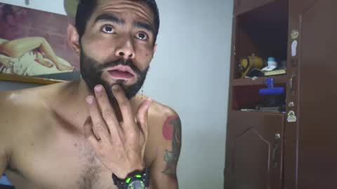 Snapshot of hideonbush051 chatting on 23, 10, 2025 hideonbush online show from 23, 10, 2025