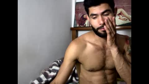 Snapshot of hideonbush051 chatting on 4, 12, 2025 hideonbush online show from 4, 12, 2025