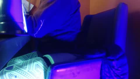 Snapshot of high__five chatting on 19, 12, 2025 high__five online show from 19, 12, 2025