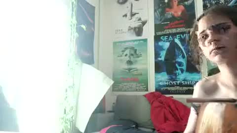 Snapshot of highandhellduo chatting on 7, 7, 2026 Highandhell online show from 7, 7, 2026