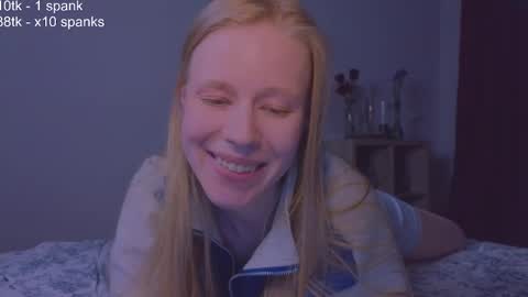 Snapshot of hihi_im_chloe chatting on 3, 3, 2025 Chloe online show from 3, 3, 2025