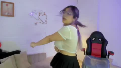 Snapshot of hikaru_dl chatting on 8, 3, 2025 hikaru_dl online show from 8, 3, 2025