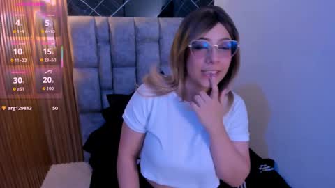 Snapshot of hikaru_dl chatting on 8, 9, 2025 hikaru_dl online show from 8, 9, 2025