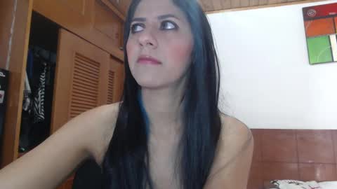 hilaril18 online show from 30, 1, 2025