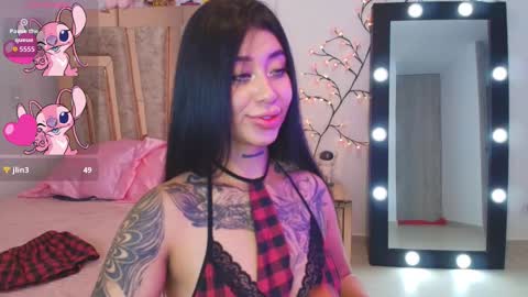 Snapshot of hilary_jones_22 chatting on 30, 11, 2025 LUNA new account FOLLOW ME online show from 30, 11, 2025