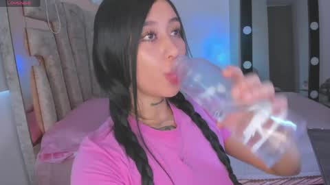 Snapshot of hilary_jones_22 chatting on 16, 4, 2026 LUNA new account FOLLOW ME online show from 16, 4, 2026