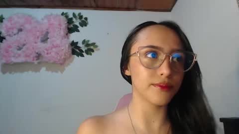 Snapshot of hilary_rhodes chatting on 21, 12, 2025 hilary_rhodes online show from 21, 12, 2025