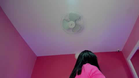 hilary_tailor online show from 18, 12, 2025